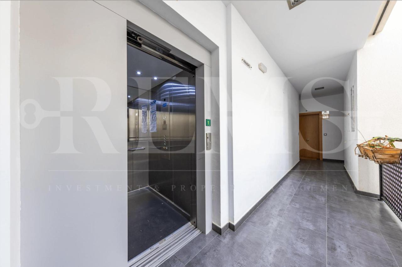 Relaxing Apartment With Parking In The Center By Rems Malaga Luaran gambar