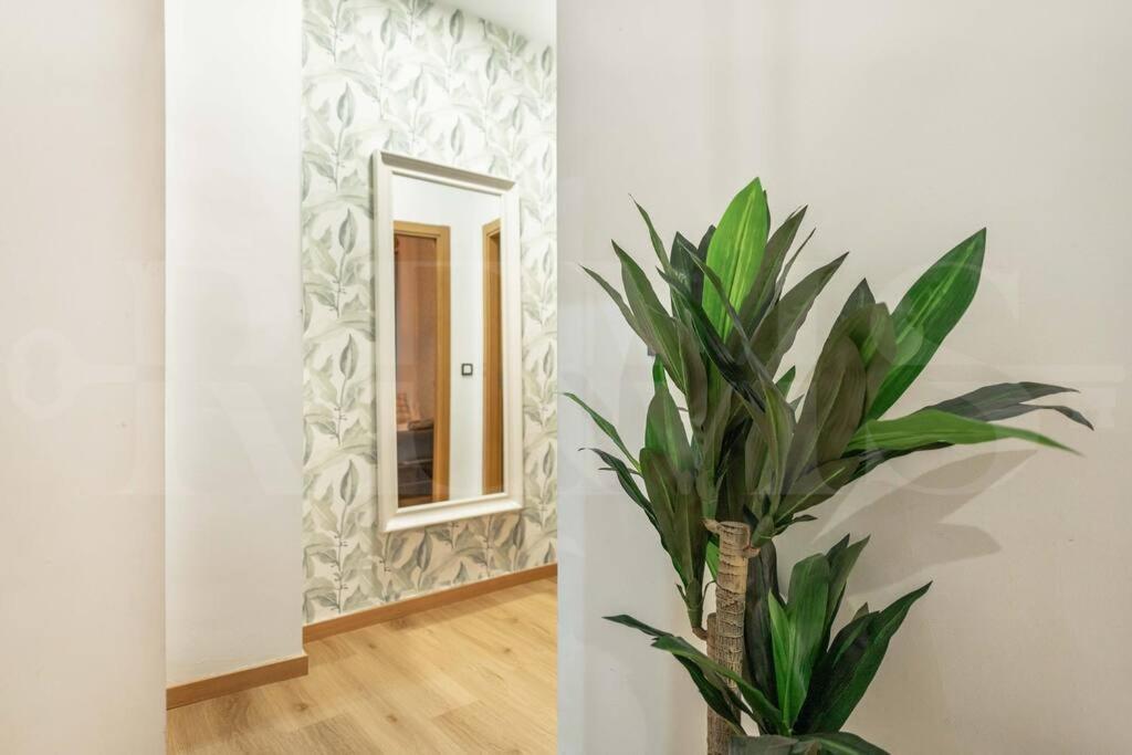 Relaxing Apartment With Parking In The Center By Rems Malaga Luaran gambar
