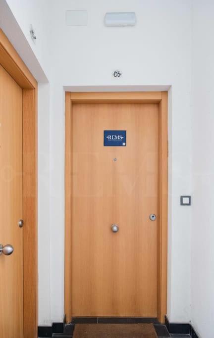 Relaxing Apartment With Parking In The Center By Rems Malaga Luaran gambar