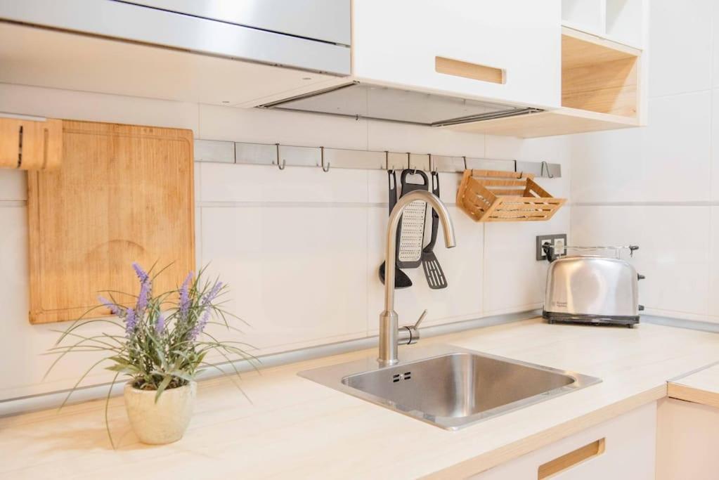 Relaxing Apartment With Parking In The Center By Rems Malaga Luaran gambar